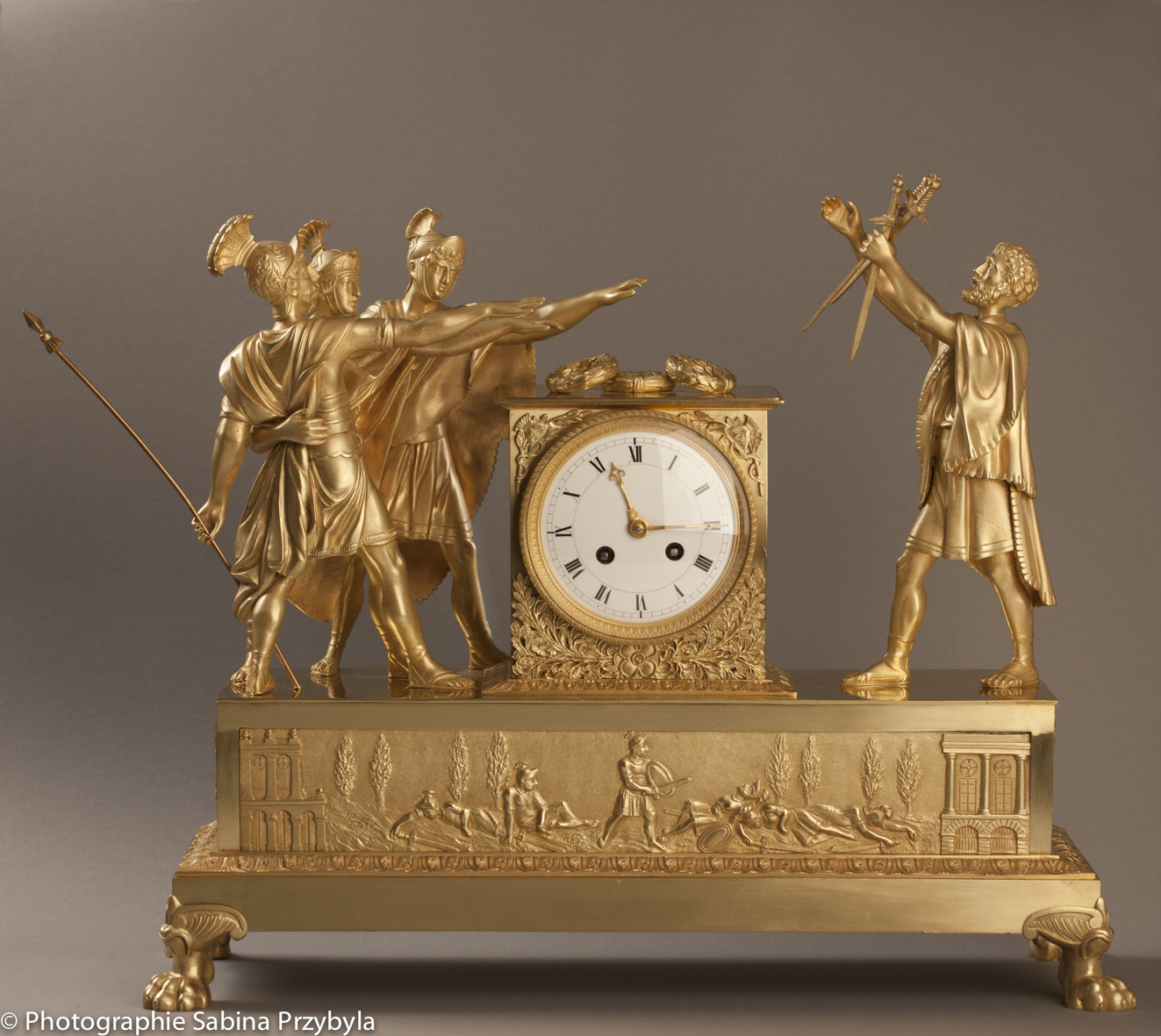 Alte große Uhr Gold, fotografiert von Sabina Przybyla